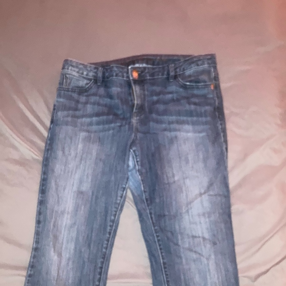 These jeans arnt very new but are still in good shape